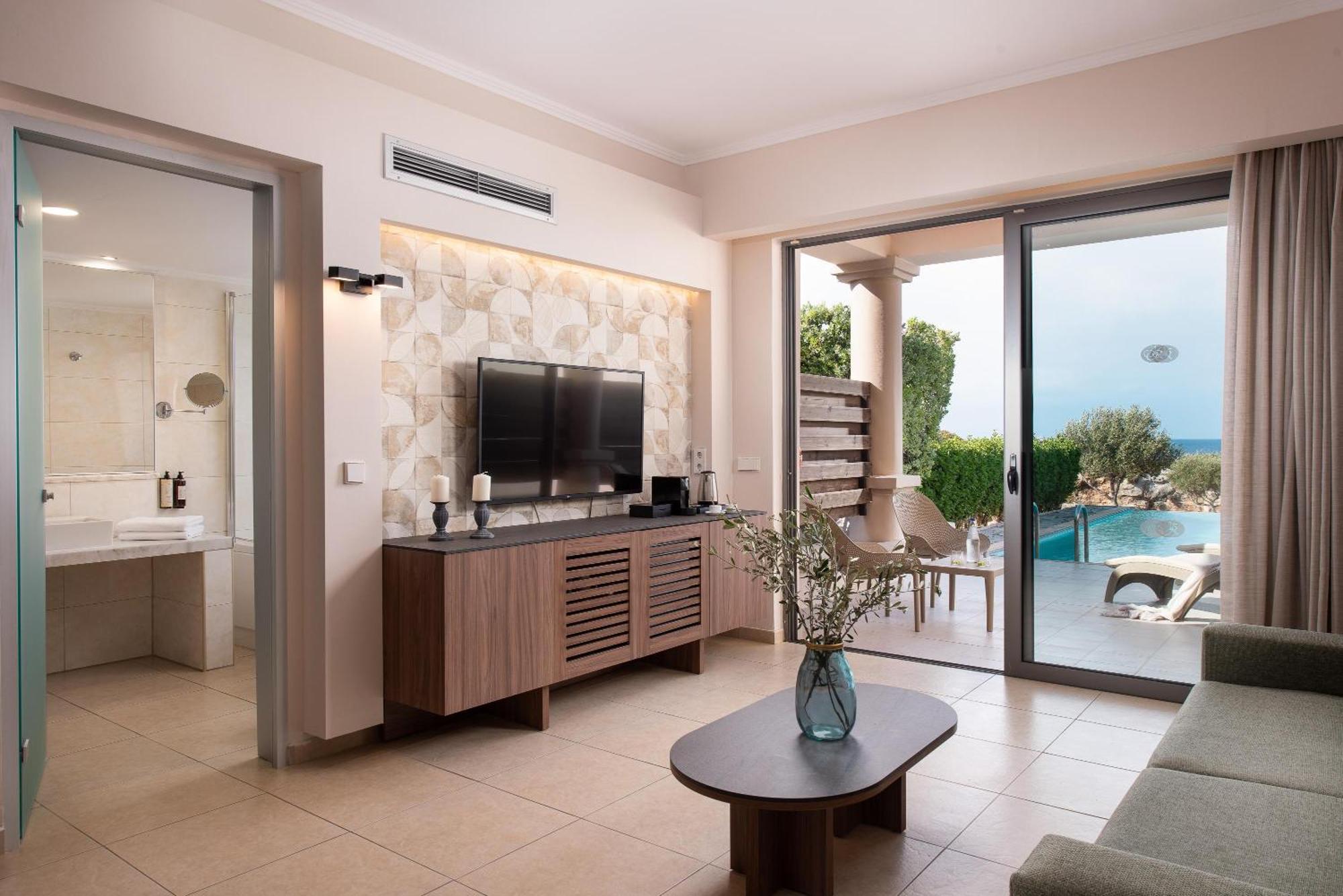Junior Suite Sea View Private Pool